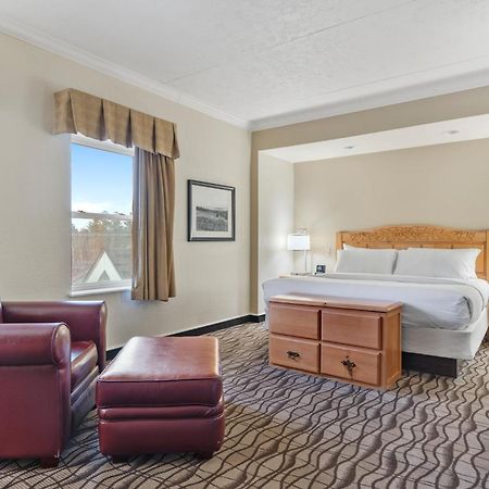 Cherry Tree Inn & Suites Traverse City Esterno foto