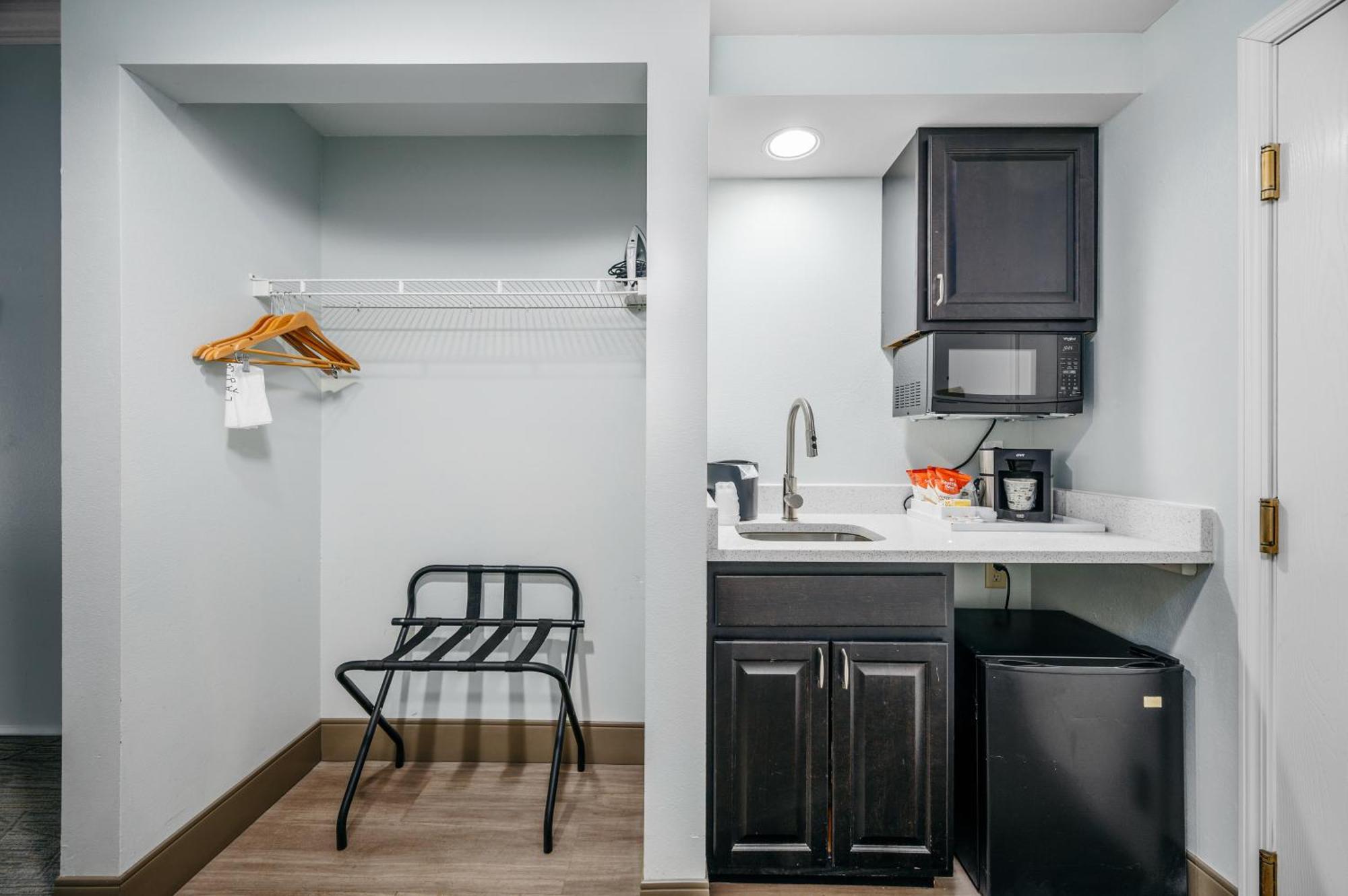 Cherry Tree Inn & Suites Traverse City Esterno foto